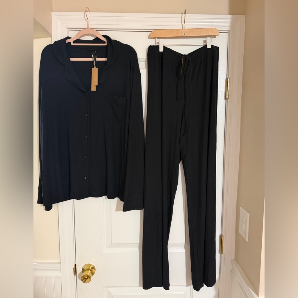 SKIMS nwt onyx soft lounge ribbed sleep set pjs size large